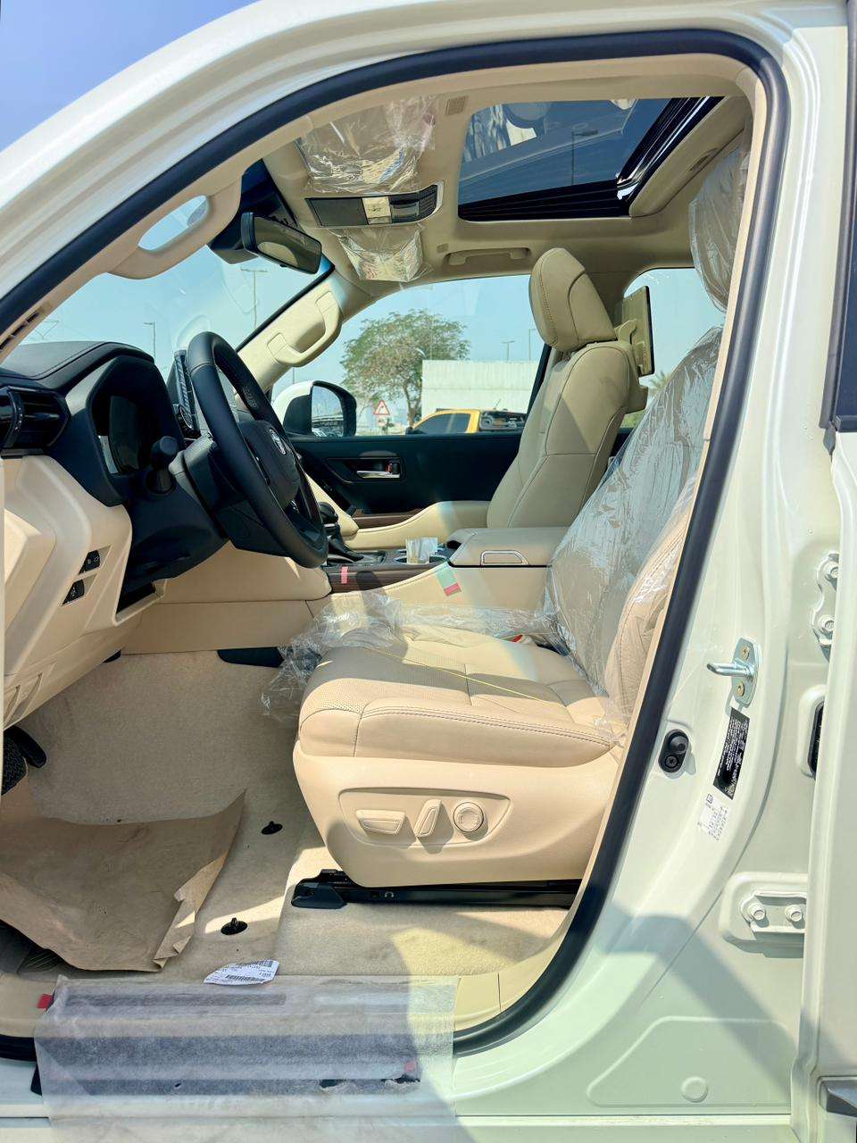 
								Toyota LC300 3.5L GXR TT GCC 2026 Brand New For Export full									