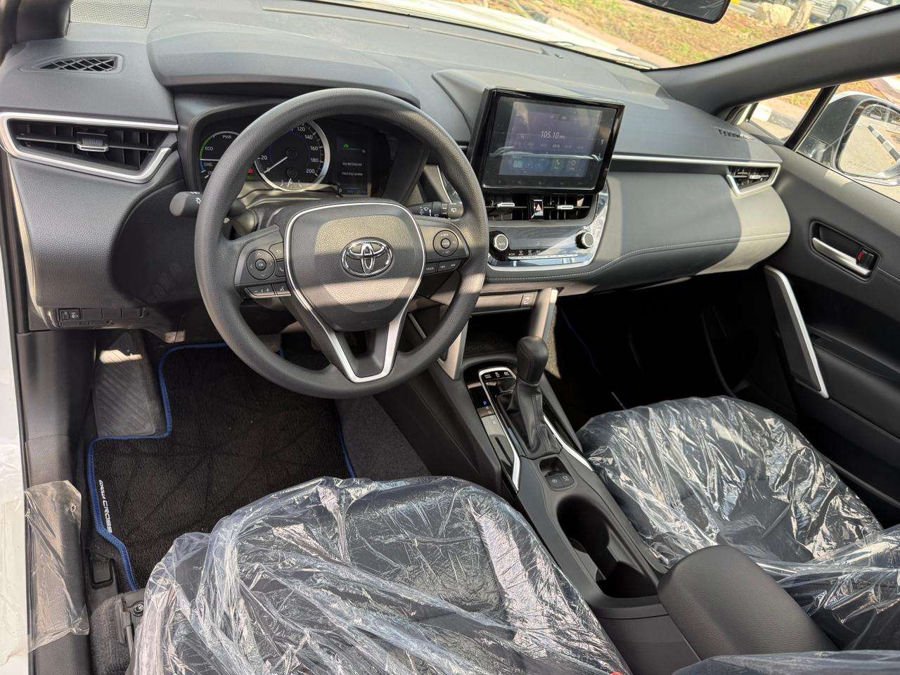 
								Toyota Corolla 1.8L HYB GLI GCC Specs Brand New full									
