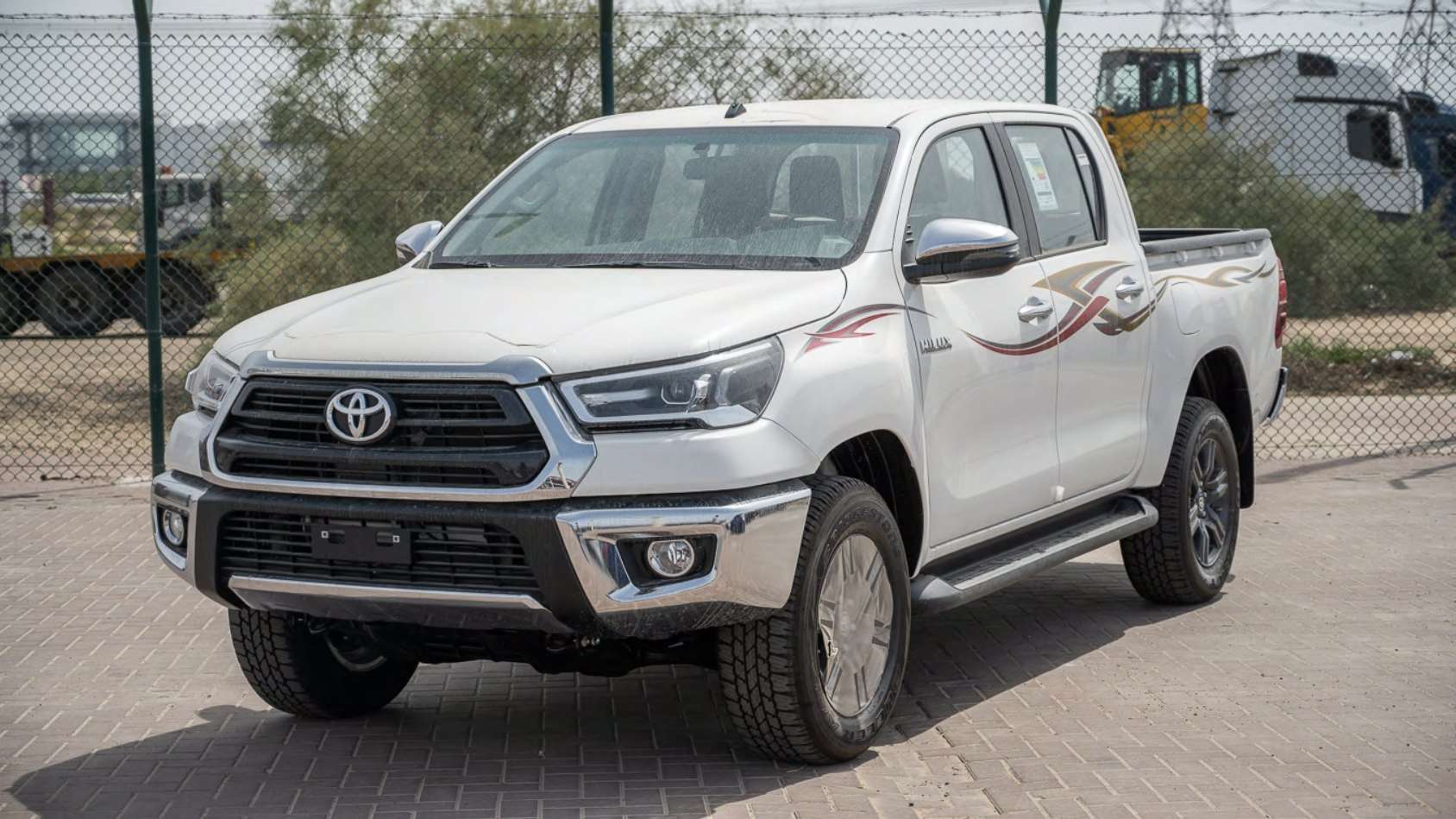 Hilux Pickup SR5 2.7L Manual Poush Start 2026 GCC Specs Brand New For Export