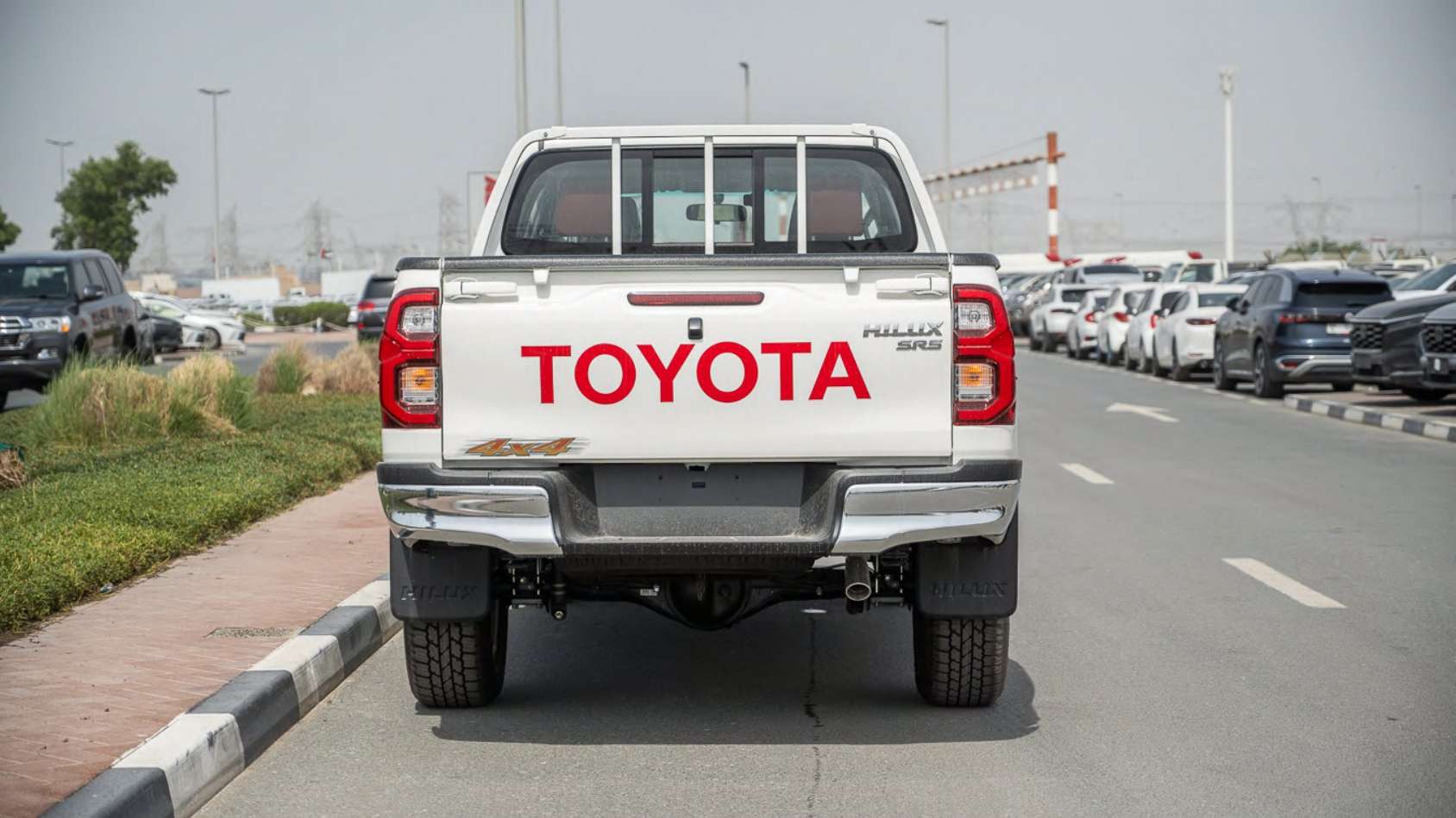 Hilux Pickup SR5 2.7L Manual Poush Start 2026 GCC Specs Brand New For Export