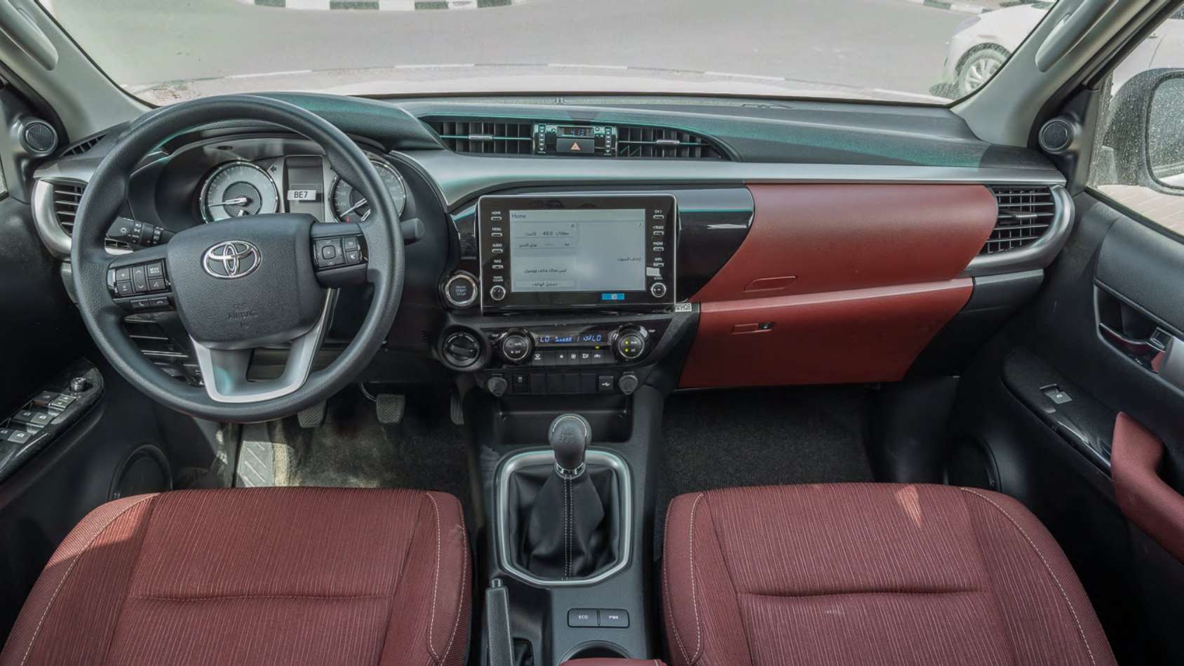 Hilux Pickup SR5 2.7L Manual Poush Start 2026 GCC Specs Brand New For Export
