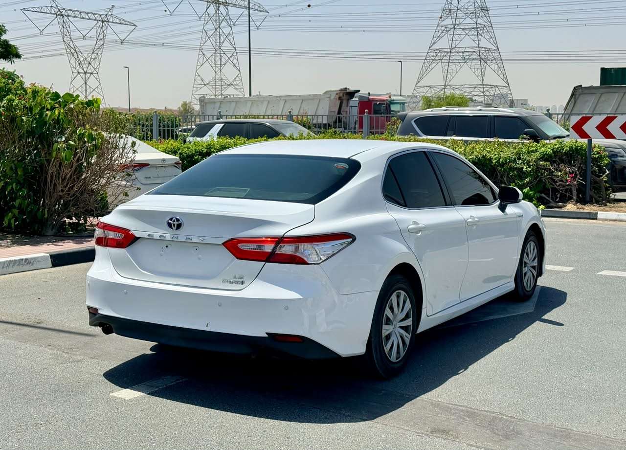 Toyota Camry 2.5L LE GCC Specs Good Condition
