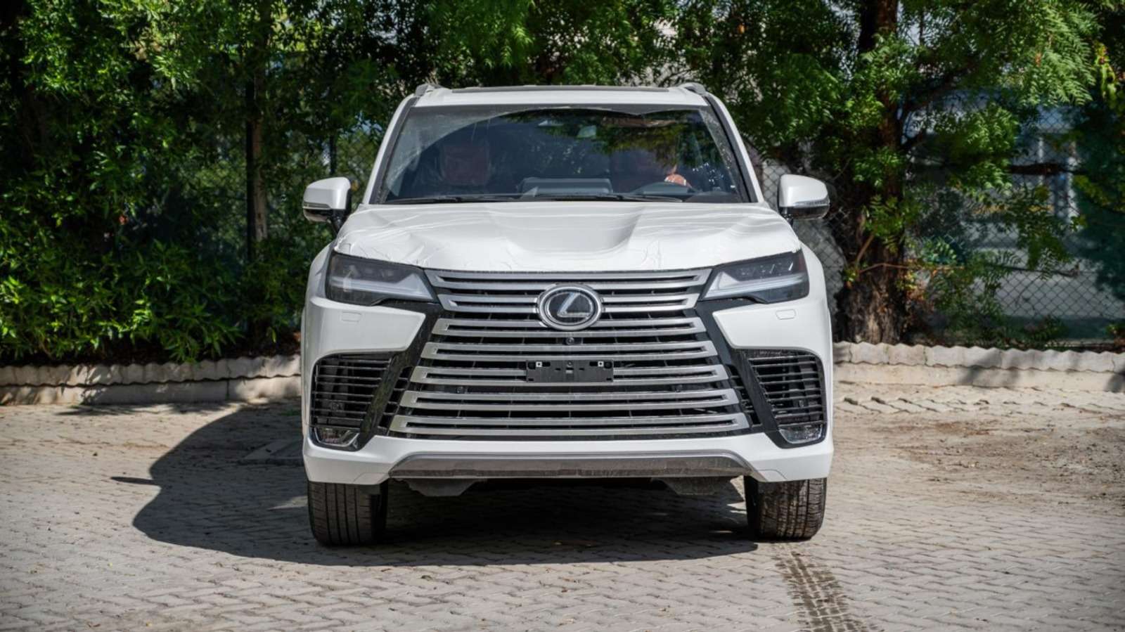
								Lexus LX 700 3.5L HEV VIP 2026 GCC Specs For Export full									