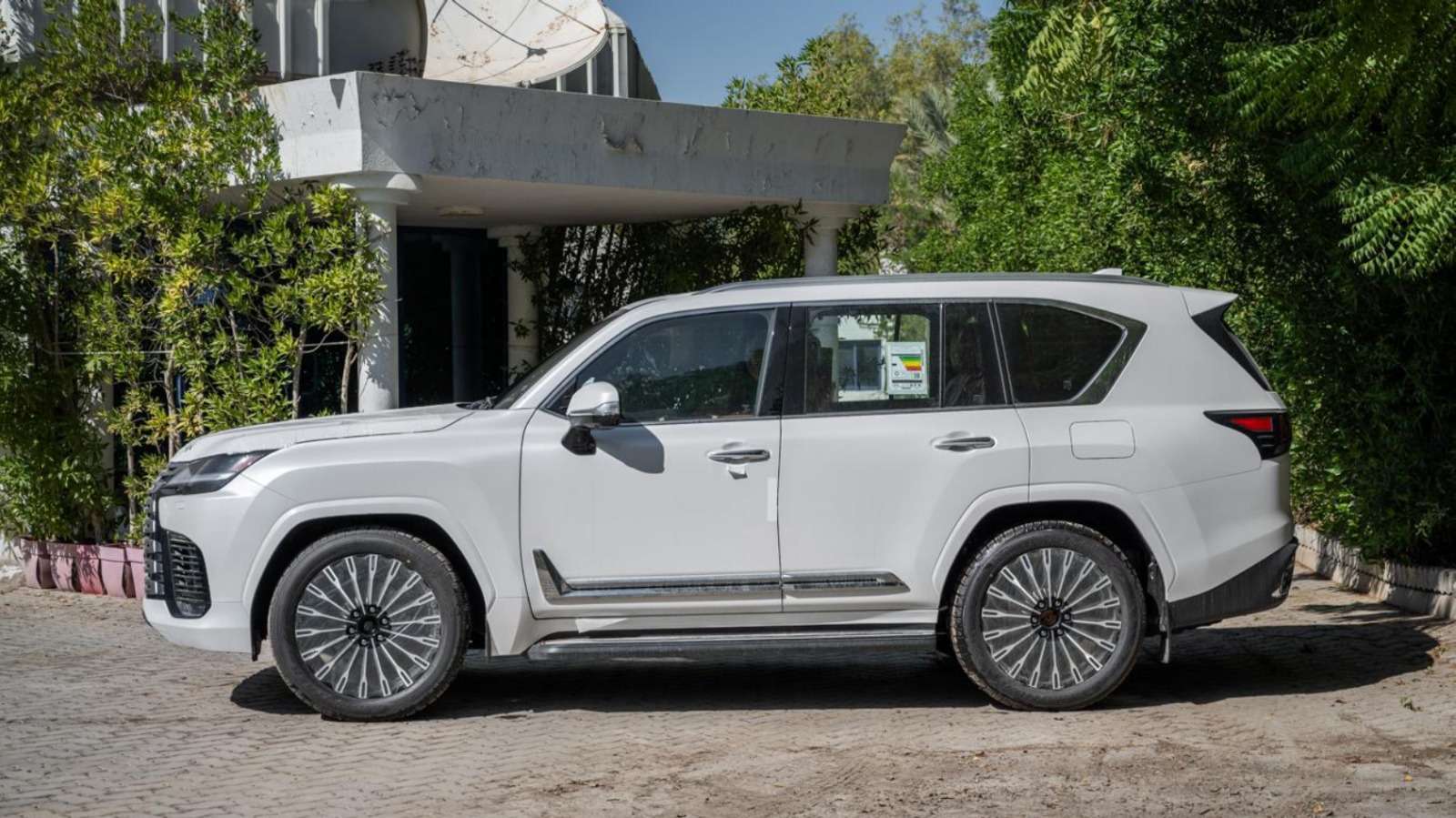 
								Lexus LX 700 3.5L HEV VIP 2026 GCC Specs For Export full									