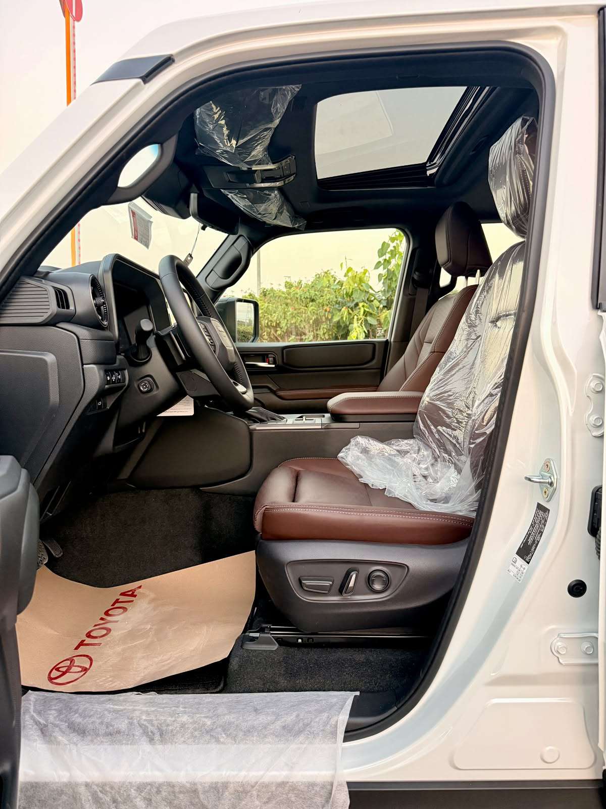 
								Toyota Prado 2.4L Full Option 2026 GCC Specs full									
